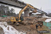 На строящемся путепроводе в Красногорске опустили пролетное строение на опоры